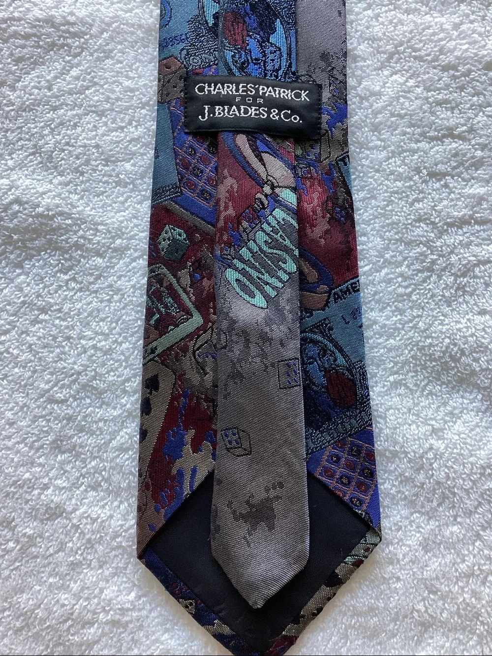 Textured Gray Men's Tie with Multicolor Geometric Accents